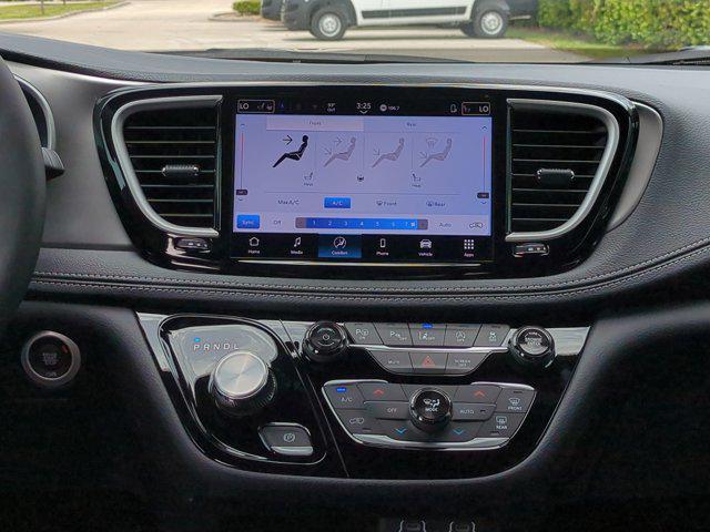 new 2025 Chrysler Pacifica car, priced at $42,485