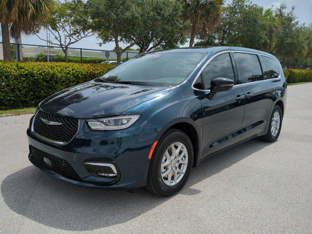 new 2025 Chrysler Pacifica car, priced at $42,485