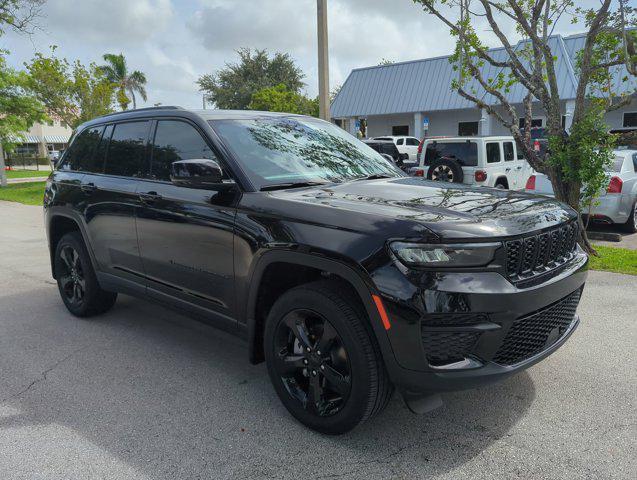 new 2024 Jeep Grand Cherokee car, priced at $36,600