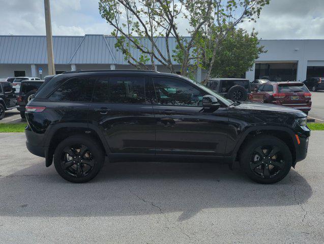 new 2024 Jeep Grand Cherokee car, priced at $36,600