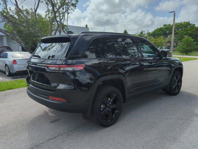 new 2024 Jeep Grand Cherokee car, priced at $36,600