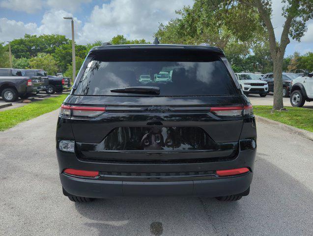 new 2024 Jeep Grand Cherokee car, priced at $36,600