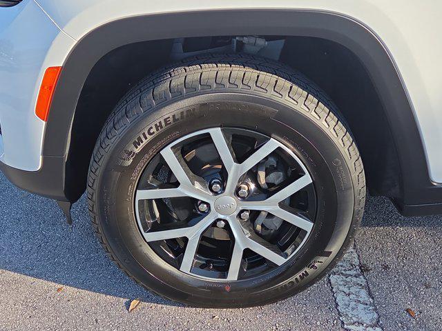 used 2024 Jeep Grand Cherokee car, priced at $30,981