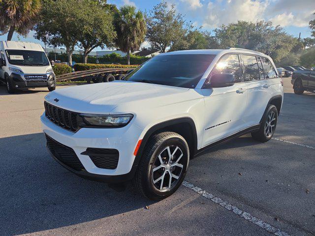 used 2024 Jeep Grand Cherokee car, priced at $30,981