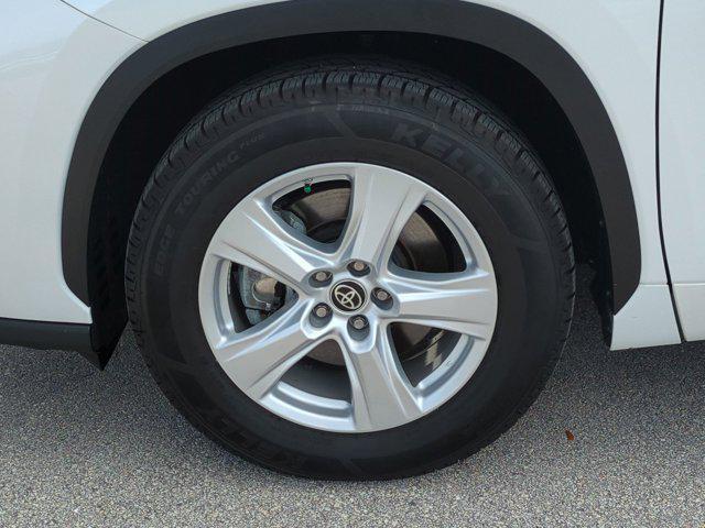 used 2023 Toyota Highlander car, priced at $30,500