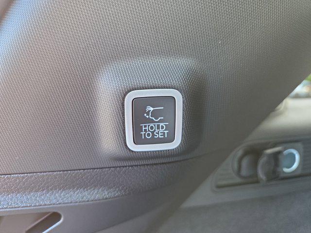 new 2025 Jeep Grand Cherokee car, priced at $60,292