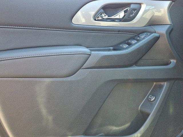 used 2023 Chevrolet Traverse car, priced at $29,499