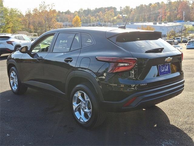 used 2024 Chevrolet Trax car, priced at $21,240