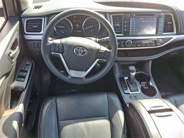 used 2018 Toyota Highlander car, priced at $25,696
