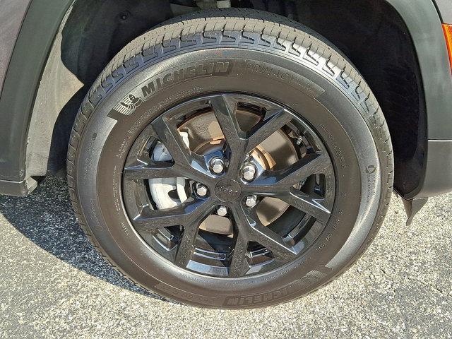 used 2024 Jeep Grand Cherokee L car, priced at $27,650