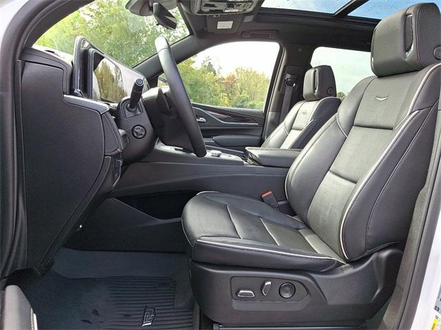 used 2022 Cadillac Escalade ESV car, priced at $69,808