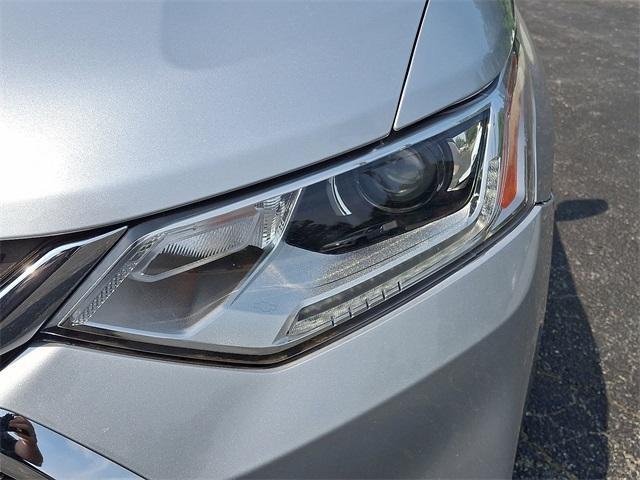 used 2019 Chevrolet Traverse car, priced at $17,999