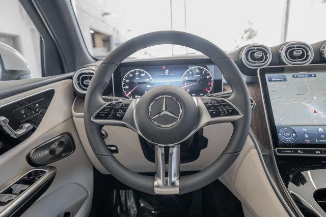 new 2025 Mercedes-Benz GLC 300 car