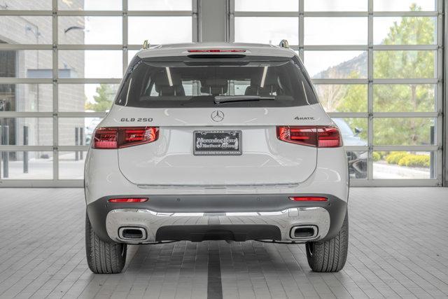 new 2025 Mercedes-Benz GLB 250 car