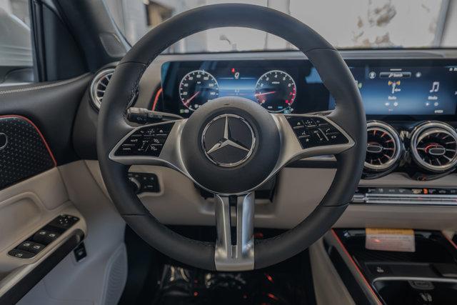 new 2025 Mercedes-Benz GLB 250 car