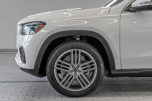 new 2025 Mercedes-Benz GLS 450 car, priced at $90,980