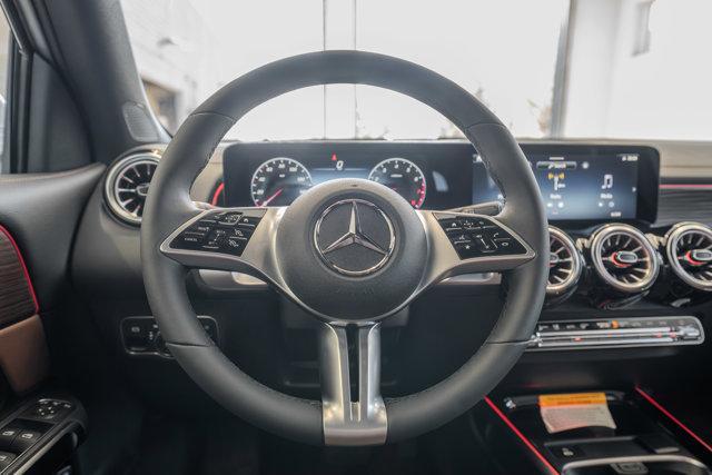 new 2025 Mercedes-Benz GLB 250 car, priced at $52,290