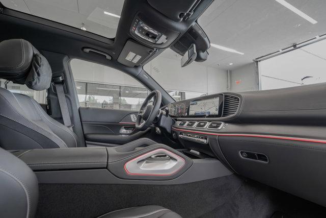 new 2025 Mercedes-Benz GLS 580 car