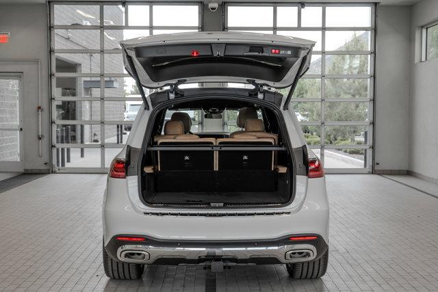 new 2025 Mercedes-Benz GLS 580 car, priced at $123,615