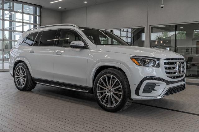 new 2025 Mercedes-Benz GLS 580 car, priced at $123,615