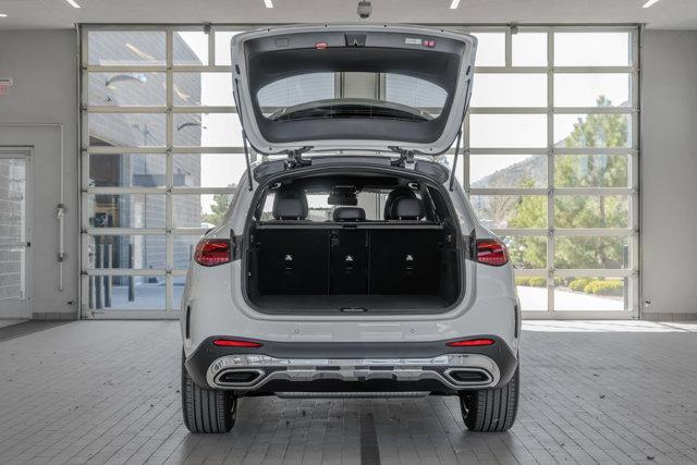 new 2025 Mercedes-Benz GLC 300 car