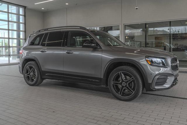 new 2025 Mercedes-Benz GLB 250 car