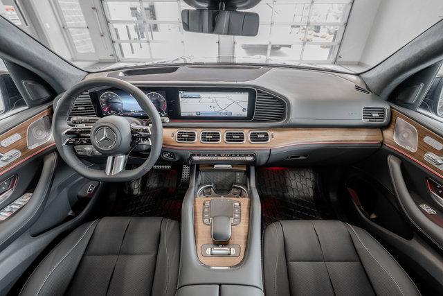 new 2025 Mercedes-Benz GLS 580 car