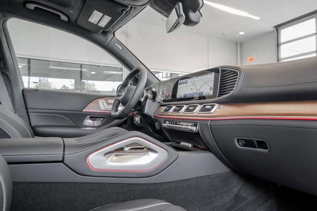 new 2025 Mercedes-Benz GLS 580 car