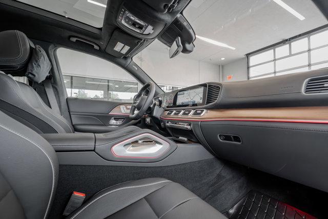 new 2025 Mercedes-Benz GLS 580 car