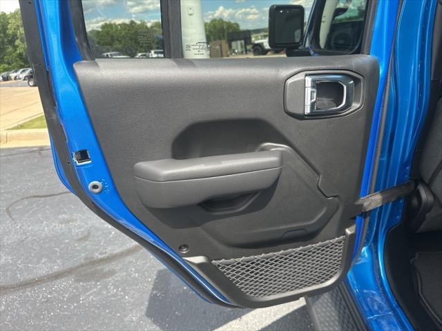 new 2025 Jeep Gladiator car, priced at $41,522