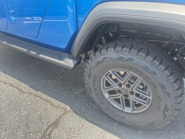 new 2025 Jeep Gladiator car, priced at $42,667