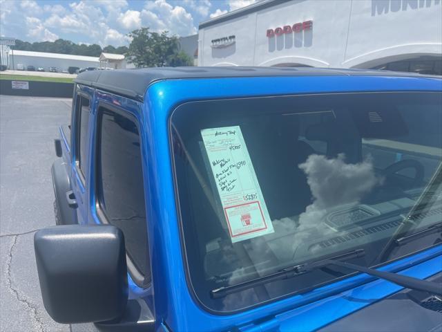new 2025 Jeep Gladiator car, priced at $42,667