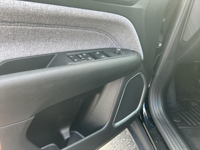 new 2025 Jeep Compass car, priced at $28,001