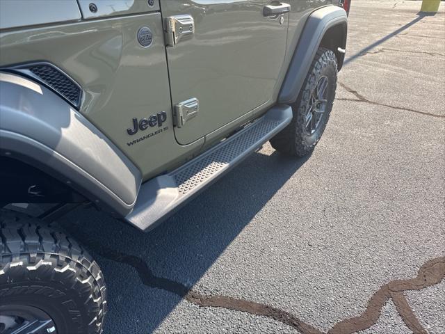 new 2025 Jeep Wrangler car, priced at $37,590