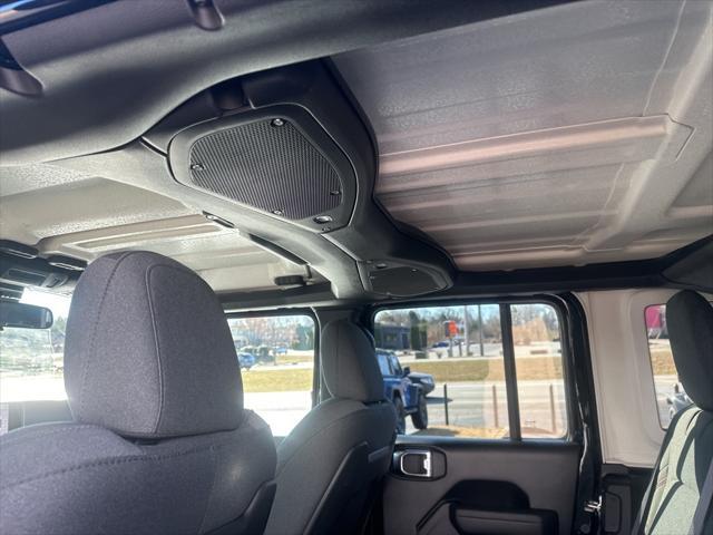 new 2025 Jeep Wrangler car, priced at $54,498