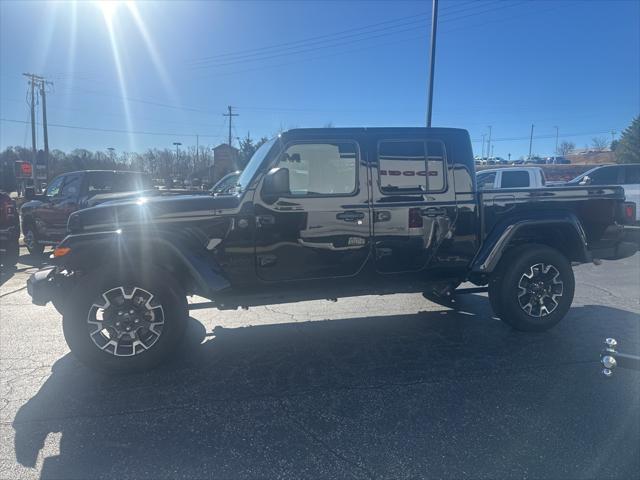 new 2025 Jeep Gladiator car, priced at $49,801