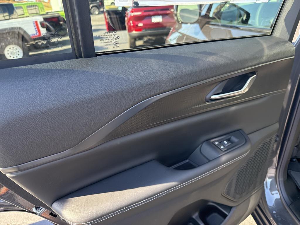 new 2025 Jeep Grand Cherokee car, priced at $40,873