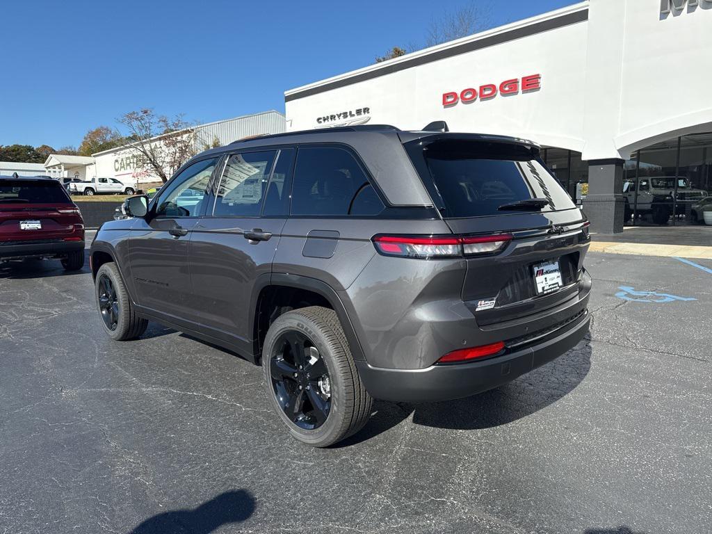 new 2025 Jeep Grand Cherokee car, priced at $40,873