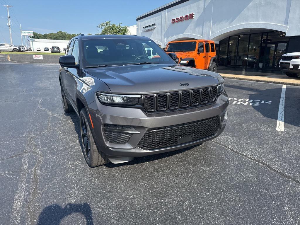 new 2025 Jeep Grand Cherokee car, priced at $40,408