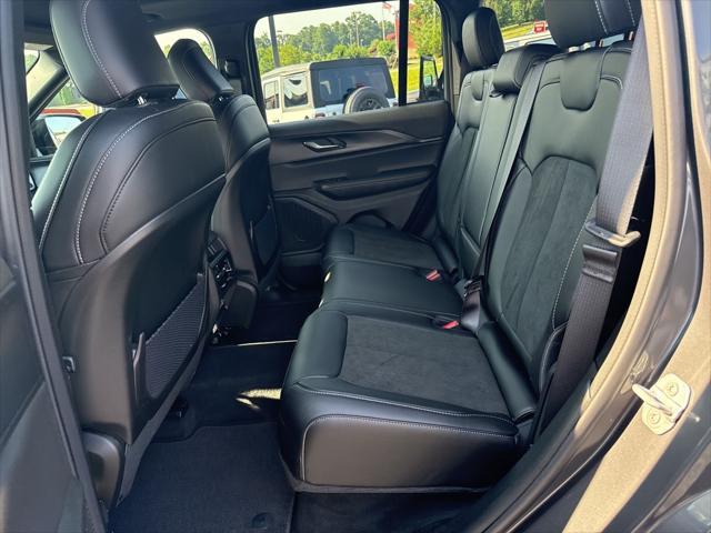 new 2025 Jeep Grand Cherokee car, priced at $46,375