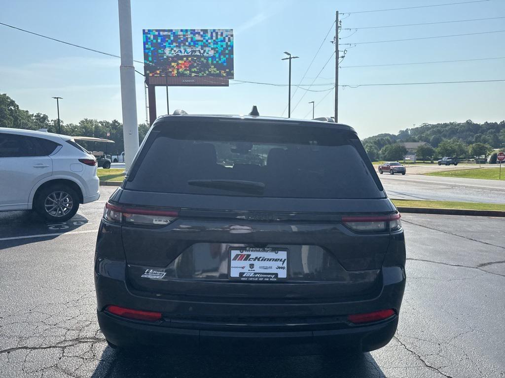 new 2025 Jeep Grand Cherokee car, priced at $40,408