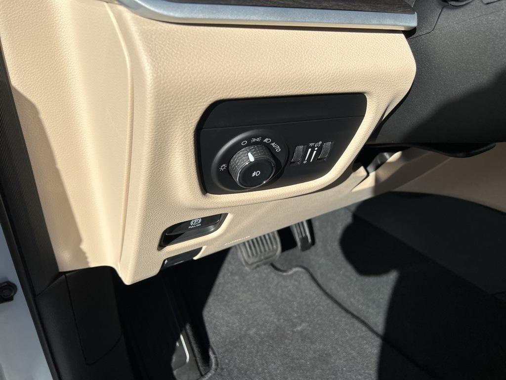 new 2025 Jeep Grand Cherokee L car, priced at $45,787