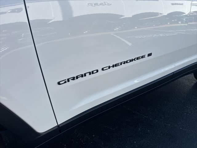 new 2025 Jeep Grand Cherokee car, priced at $43,759