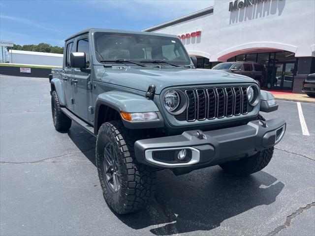 new 2024 Jeep Gladiator car, priced at $42,228