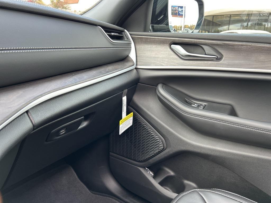 new 2025 Jeep Grand Cherokee L car, priced at $47,161