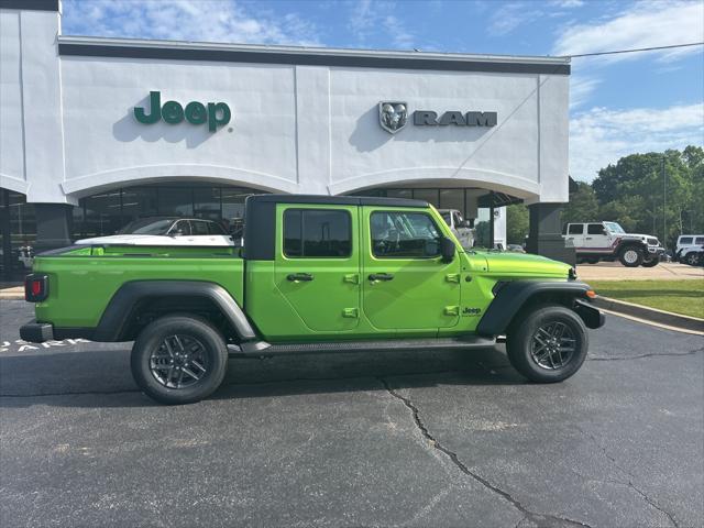 new 2025 Jeep Gladiator car, priced at $41,522
