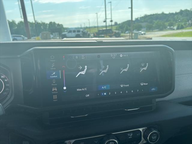 new 2025 Jeep Gladiator car, priced at $41,522