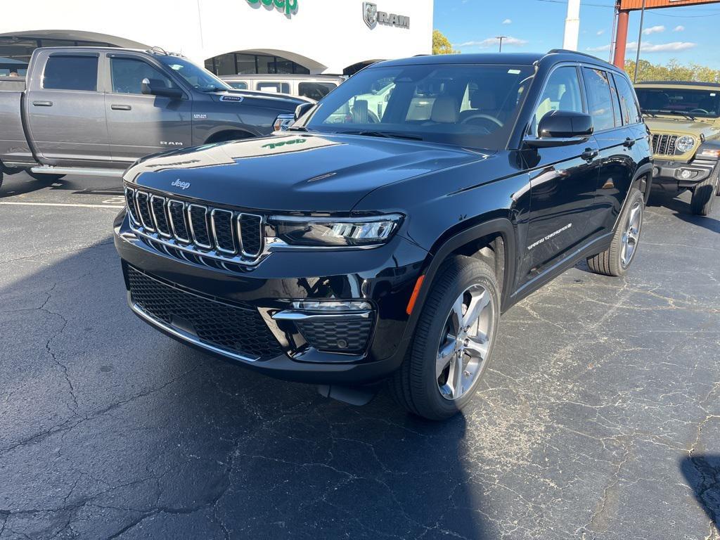 new 2025 Jeep Grand Cherokee car, priced at $48,667