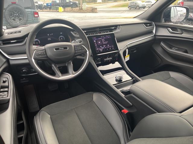 new 2025 Jeep Grand Cherokee car, priced at $44,795