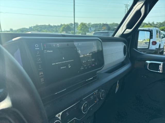 new 2025 Jeep Wrangler car, priced at $40,770